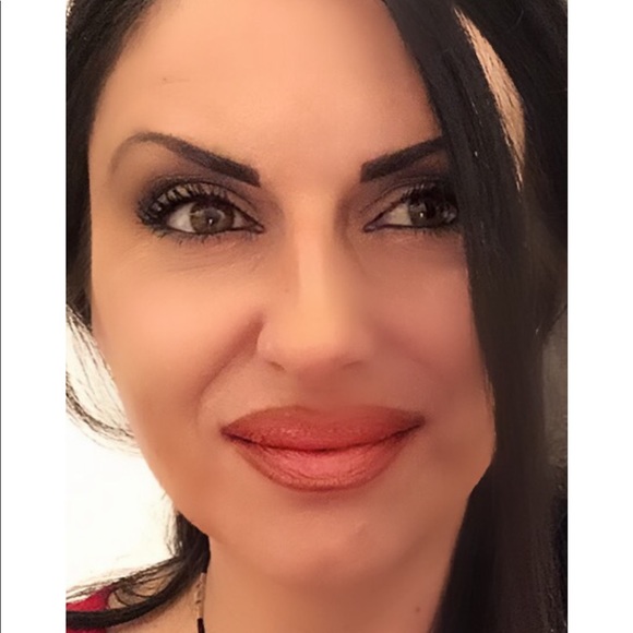 Meet your Posher, Maritina! - Picture 4 of 5